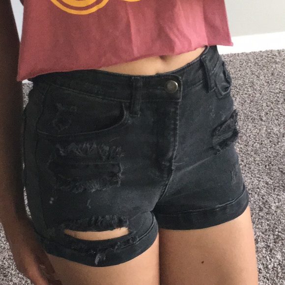 Brandy Melville Shorts - Picture 2 of 4